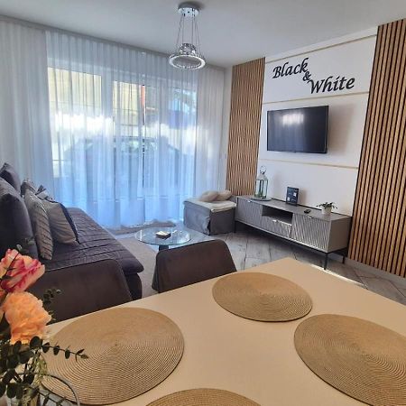 Apartament Black-White Мельно Экстерьер фото